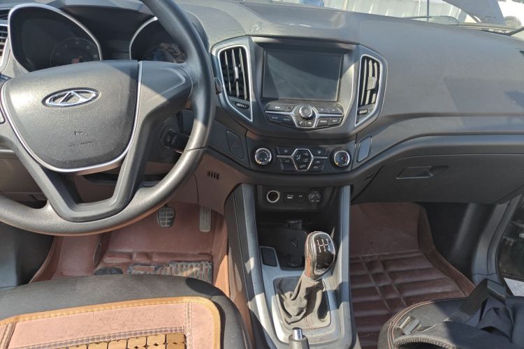 奇瑞 瑞虎5 2014款 2.0L 手动家享版中控内饰16