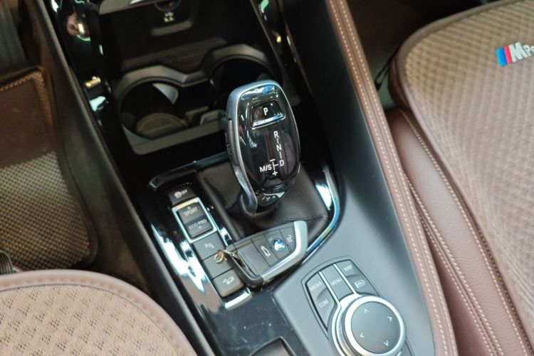 宝马X1 2022款 xDrive25Li 尊享型中控内饰18