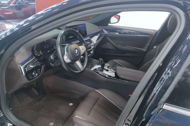 宝马5系 2022款 改款二 525Li M运动套装中控内饰19