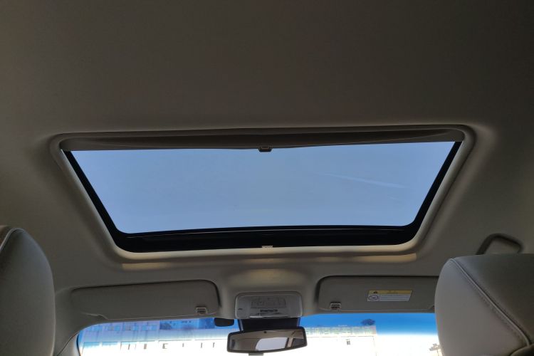 别克GL8 2023款 改款 陆上公务舱 豪华型中控内饰22