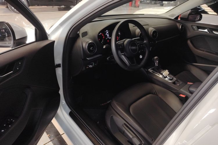 奥迪A3 2020款 改款 Limousine 35 TFSI 进取型 国VI中控内饰20