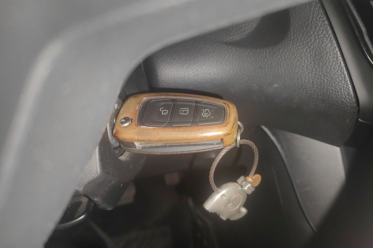 福特 福克斯 2018款 两厢经典 1.6L 自动舒适型智行版中控内饰11