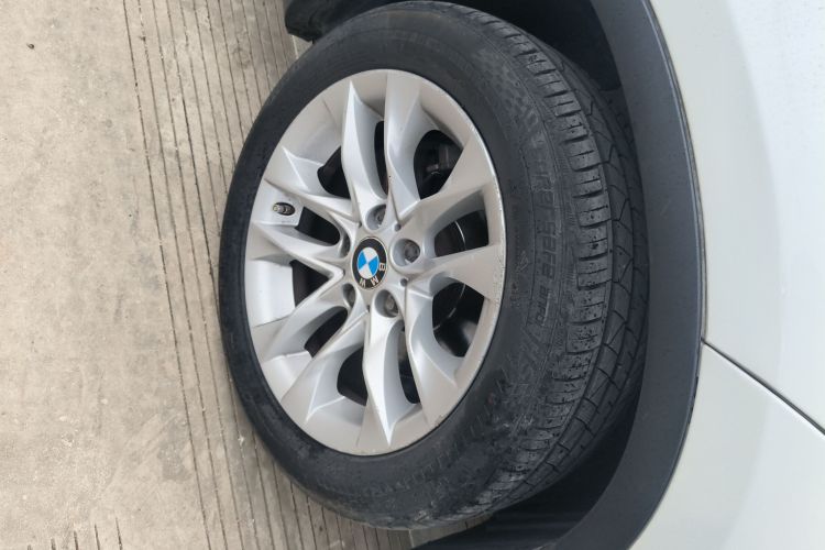 宝马X1 2015款 sDrive18i 时尚晋级版车身外观10