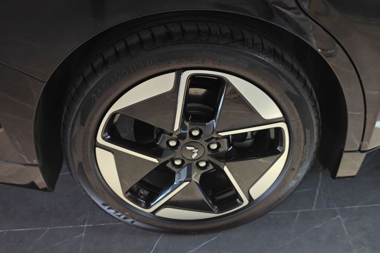 五菱汽车 五菱星光 2024款 共创版 510 进阶型车身外观6008