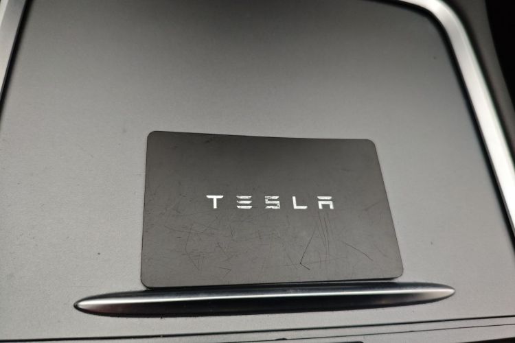 特斯拉 Model Y 2022款 改款 后轮驱动版中控内饰7001