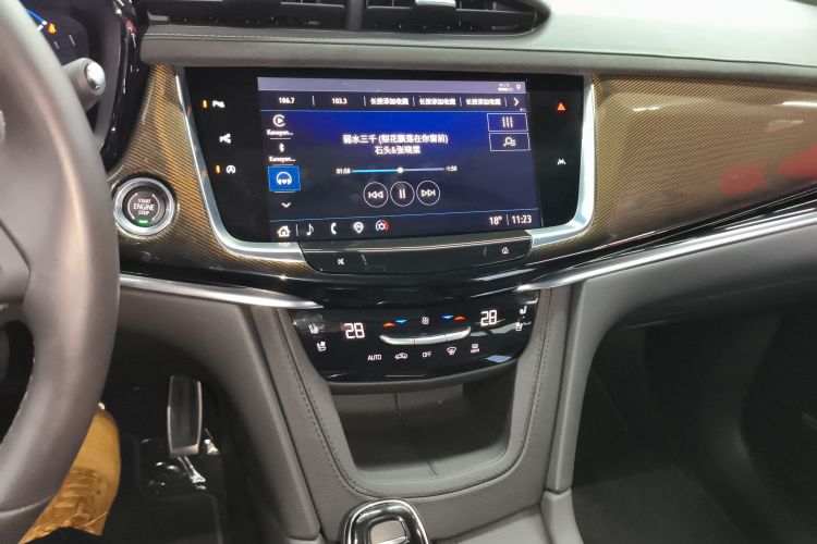 凯迪拉克XT6 2025款 2.0T 六座四驱铂金行政黑标版中控内饰16