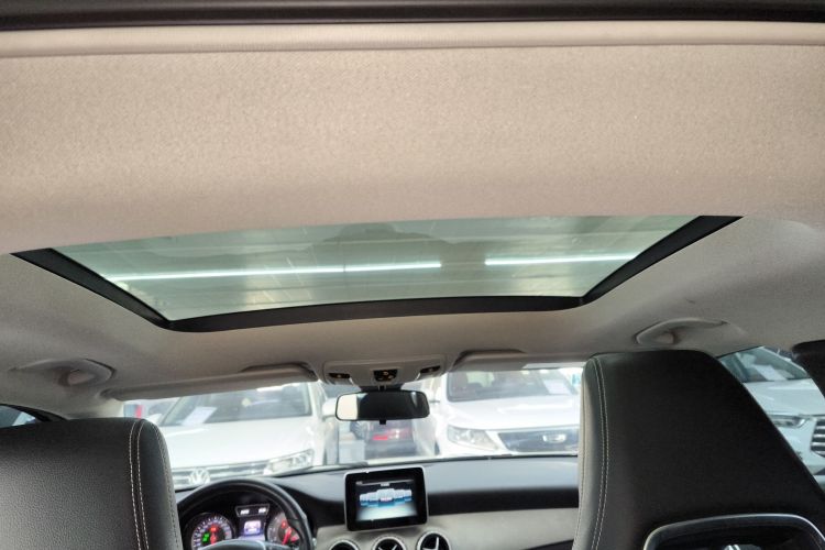 奔驰GLA 2016款 GLA 200 时尚型中控内饰22