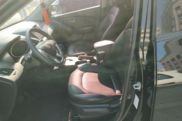 北京现代ix35 2015款 2.0L 自动两驱舒适型 国V中控内饰19