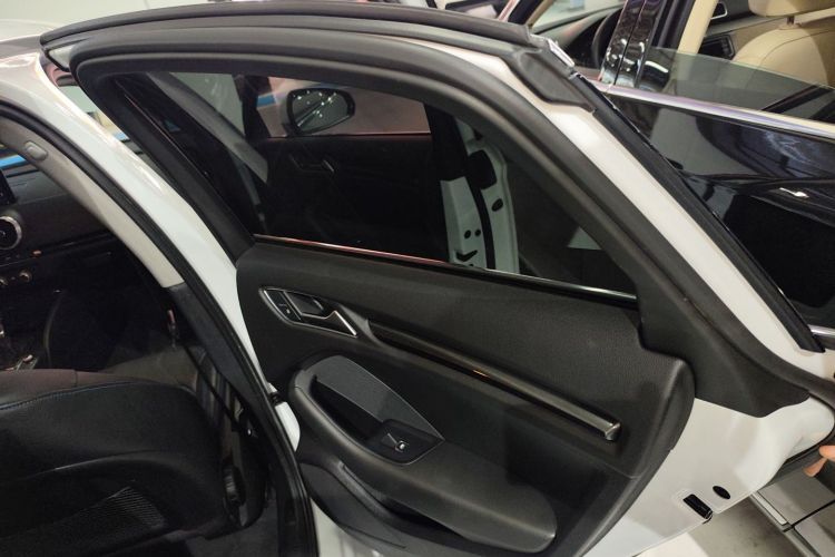 奥迪A3 2018款 30周年年型 Limousine 35 TFSI 时尚型中控内饰45