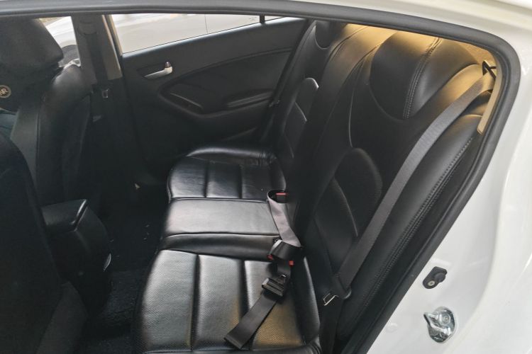 起亚K3 2015款 1.6L 自动GL中控内饰21