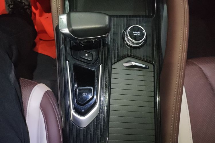 吉利汽车 星越L 2021款 2.0TD DCT EVO两驱尊贵型中控内饰18