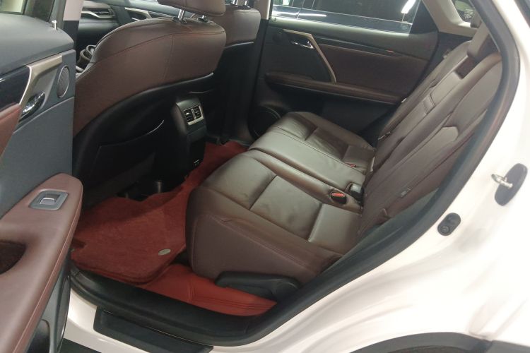 雷克萨斯RX 2020款 改款 300 两驱舒适版中控内饰21