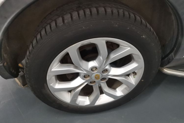 路虎 发现神行 2017款 2.0T HSE车身外观6008