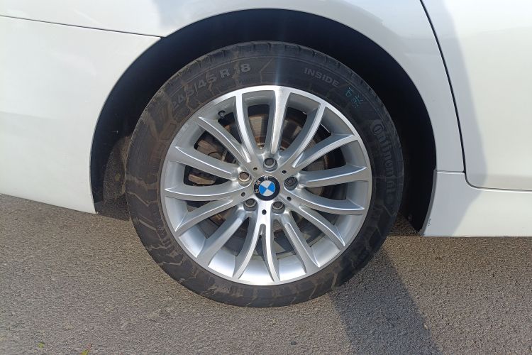 宝马5系 2014款 525Li 豪华设计套装车身外观6008