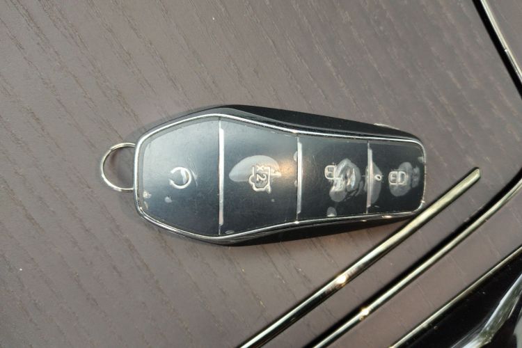 比亚迪 汉 2025款 EV 701KM激光雷达智驾型中控内饰7001