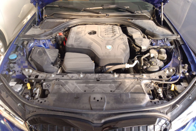 宝马3系 2020款 330Li xDrive M运动曜夜套装机舱底盘24