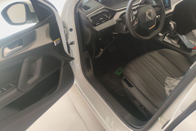 标致408 2022款 1.6T 追光版中控内饰7003