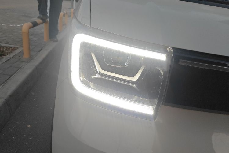 五菱汽车 宏光MINIEV 2022款 GAMEBOY 200km 玩咖款 磷酸铁锂车身外观8