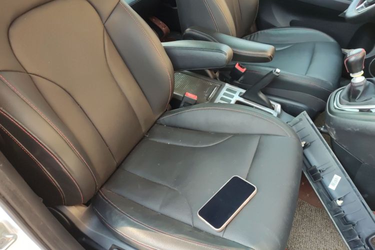 哈弗H6 2015款 升级版 1.5T 手动两驱精英型局部细节41