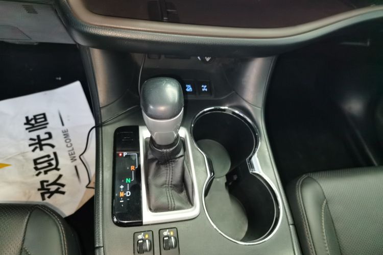 丰田 汉兰达 2018款 2.0T 四驱豪华版 7座 国V中控内饰18