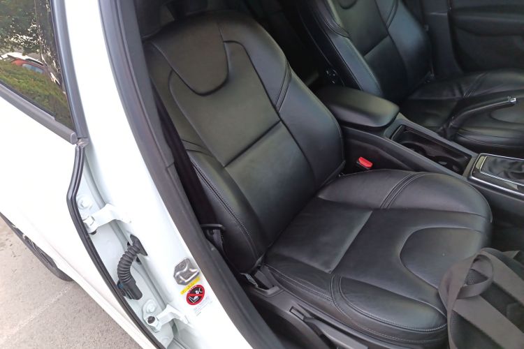 沃尔沃V40 2017款 T3 智逸版局部细节41