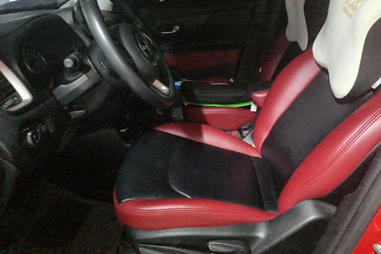 Jeep 自由侠 2018款 互联大屏版 180T 自动劲能版局部细节19