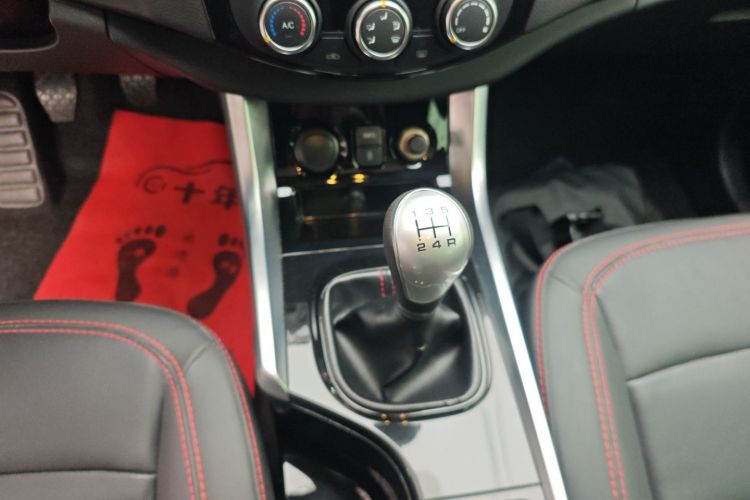 海马S5 2018款 1.6L 手动豪华型中控内饰18