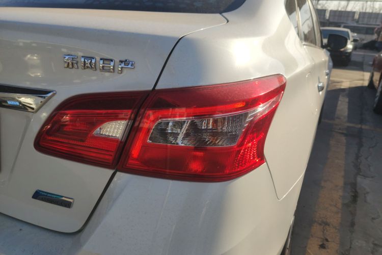 日产 轩逸 2019款 1.6XV CVT智联尊享版 国VI车身外观9