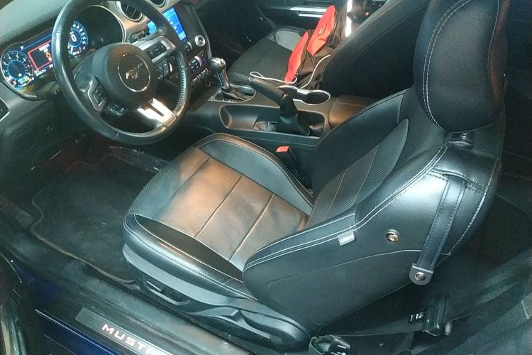 福特 Mustang 2021款 2.3T EcoBoost中控内饰19