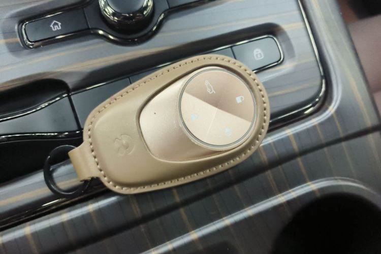 蔚来EC6 2020款 605KM 运动版中控内饰11