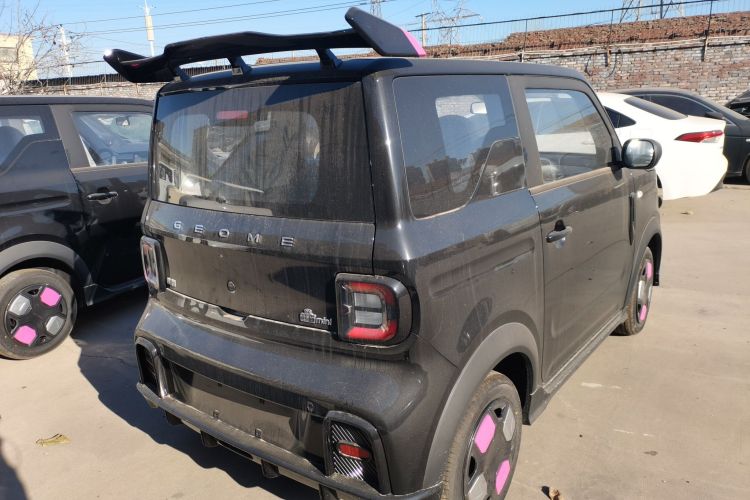 吉利银河 2025款 210km 熊猫卡丁车身外观7