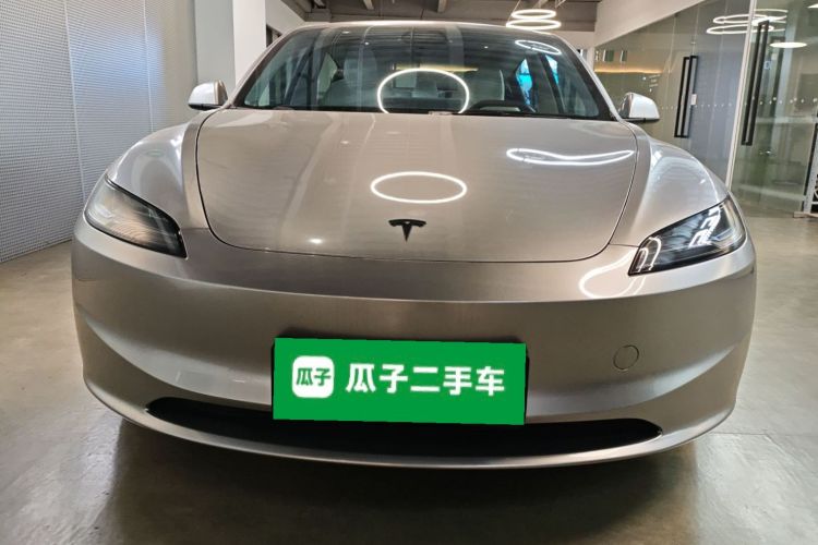 特斯拉 Model 3 2023款 后轮驱动版车身外观2