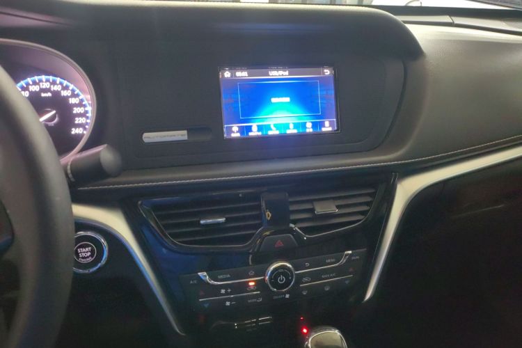 启辰T90 2017款 2.0L CVT智尚版中控内饰16