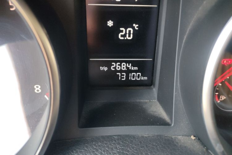 大众 高尔夫 2011款 1.6 自动舒适型中控内饰15