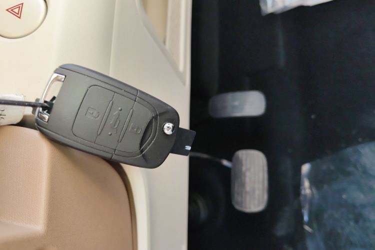 五菱汽车 宏光MINIEV 2024款 第三代 215km 青春版中控内饰7001