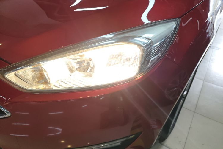 福特 福克斯 2017款 两厢 1.6L 自动风尚型智行版局部细节36