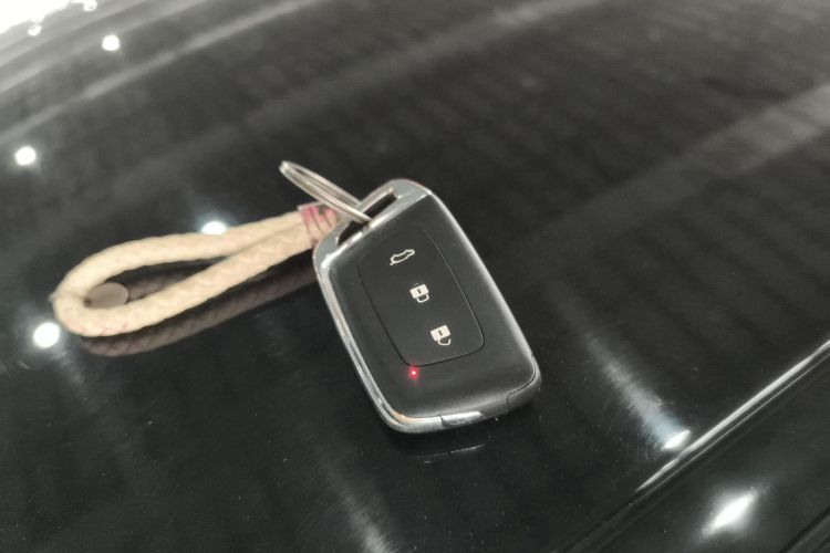 宝骏RM-5 2019款 1.5T CVT 24小时在线豪华型 7座中控内饰11