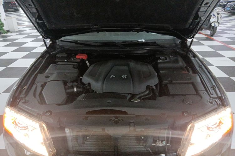 红旗H7 2015款 2.0T 豪华型机舱底盘24