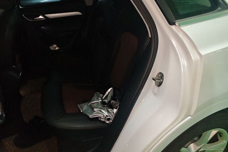 奥迪Q3 2016款 30 TFSI 时尚型中控内饰21