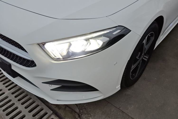 奔驰A级 2022款 改款三 A 200 L 运动轿车时尚型局部细节36