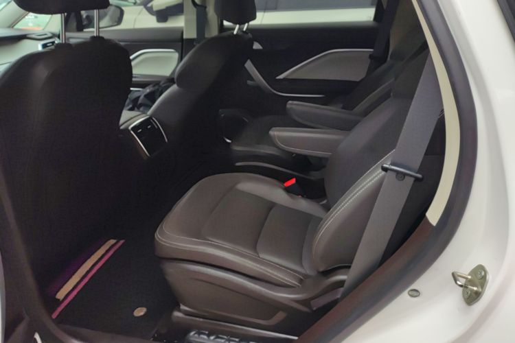 吉利汽车 嘉际 2021款 1.8TD DCT豪华型中控内饰7004