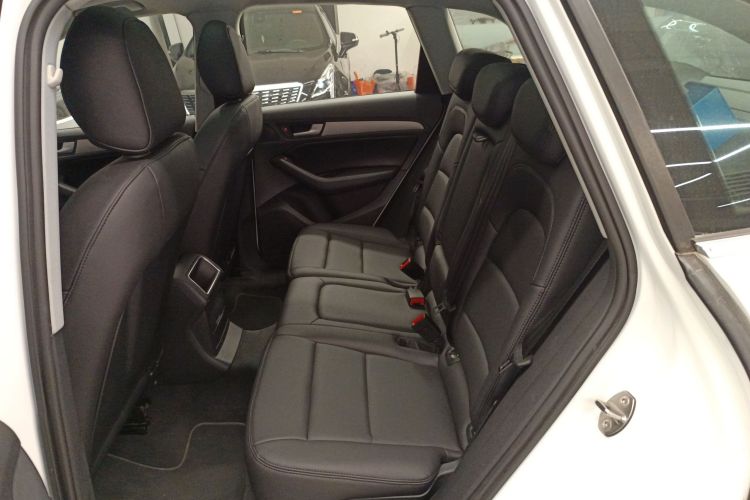 奥迪Q5 2016款 40 TFSI 进取型中控内饰21