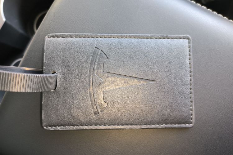 特斯拉 Model Y 2022款 改款 长续航全轮驱动版中控内饰7001