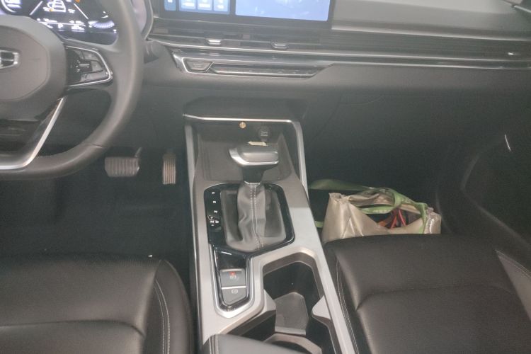 吉利汽车 帝豪 2023款 第4代冠军版 1.5L CVT豪华型中控内饰18