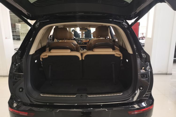 鸿蒙智行 问界M7 2022款 1.5T 四驱豪华版机舱底盘23