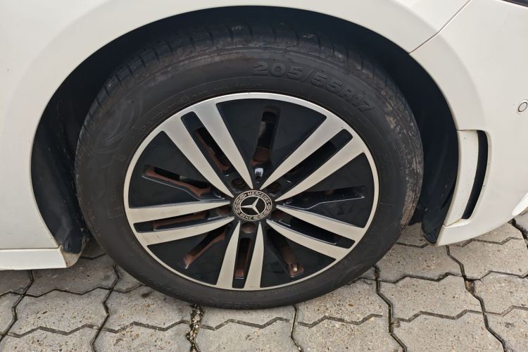 奔驰A级 2019款 A 180 L 运动轿车车身外观6007