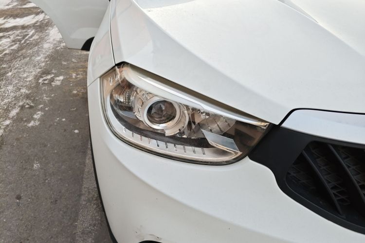 中华V3 2016款 1.5L 手动舒适型车身外观8