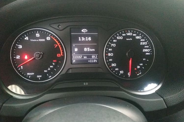 奥迪A3 2018款 30周年年型 Sportback 35 TFSI 时尚型中控内饰14