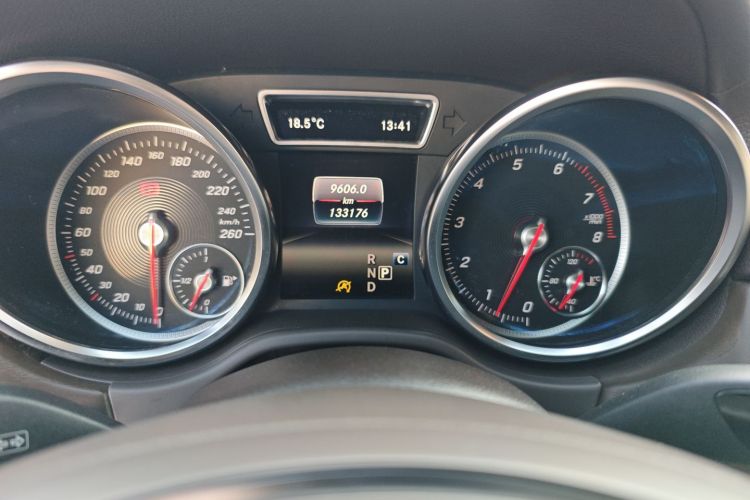 奔驰GLE 2017款 GLE 320 4MATIC 动感型中控内饰14