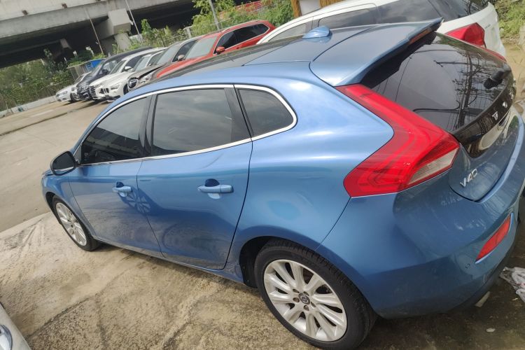 沃尔沃V40 2016款 T3 智逸版车身外观4